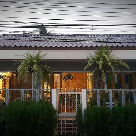Ban Ing Yom Bed&Breakfast Sukhothai Esterno foto